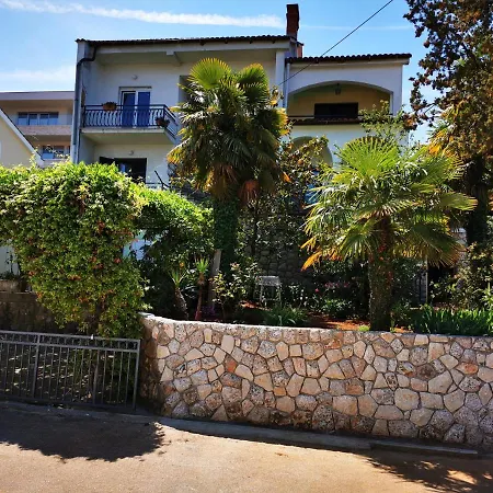 Dasek Ii, Apartman Njivice