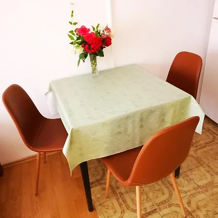 Dasek Ii, Apartment Njivice