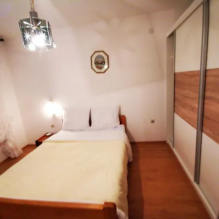 Apartment Dasek Ii, *